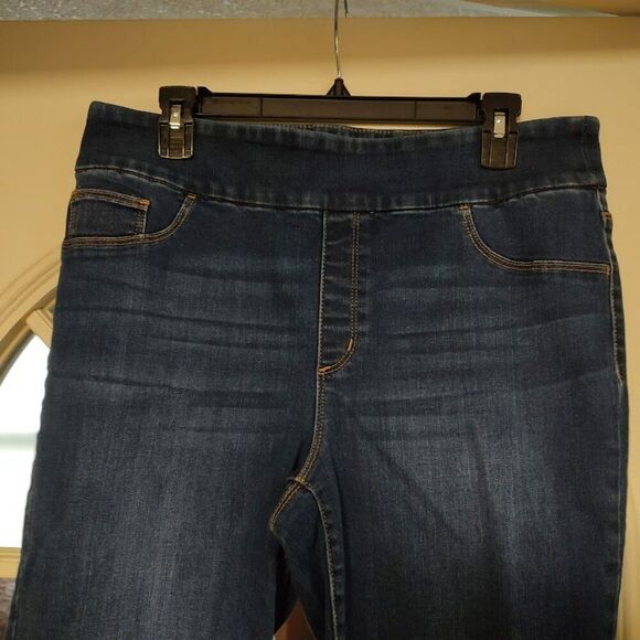 Chico's Blue Slim Leg Pull On Jean Capri Size Women's 1.5 - Picture 2 of 3